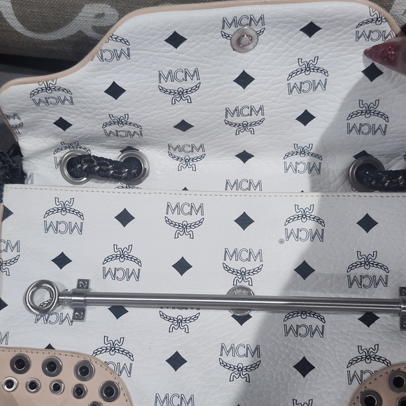 MCM LIMITED EDITION 2 WAY BAG, MADE IN ITALY - Picture 9 of 13